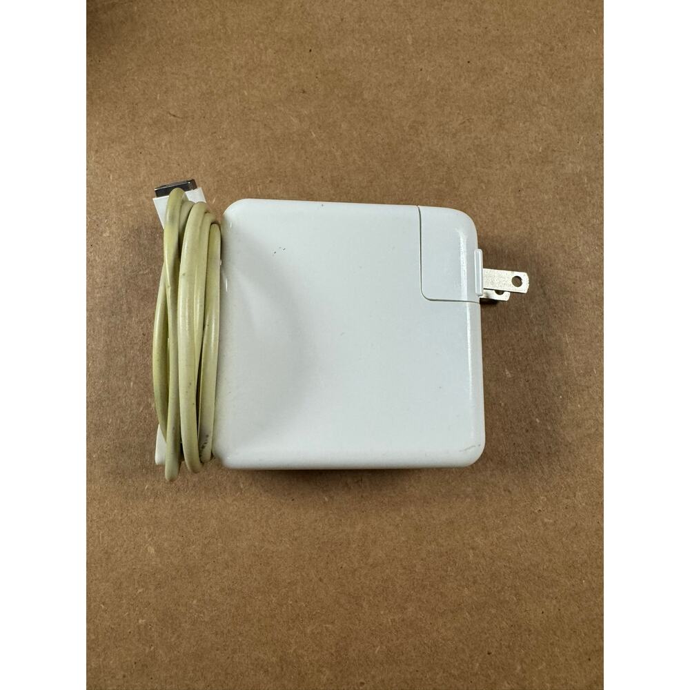 MacBook Charger / used condition